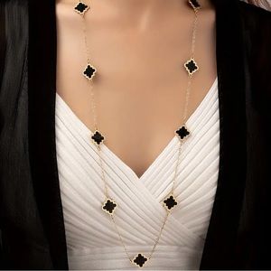 NWT Long Clover Decor Necklace Light Luxury Flower Shaped Necklace